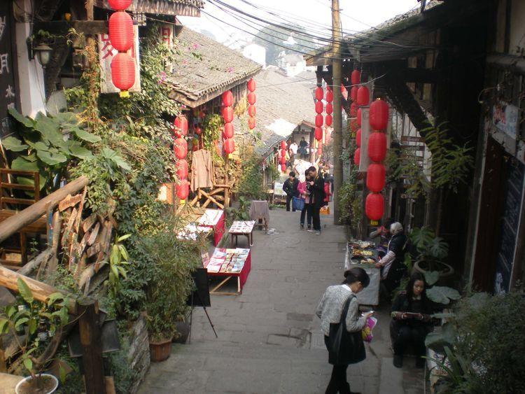 在职场上,不过分放大负面情绪的能力有多重要?如何卸下「情绪枷锁」,避免「内耗」?-专业知识问答网页平台